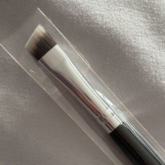 Mally Beauty Dual-Ended Eyeliner and Brow Brush & Mini Kabuki Brush Set - Picture 5 of 7